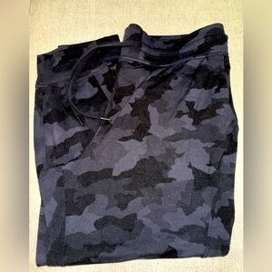 Lululemon joggers camo ladies 16